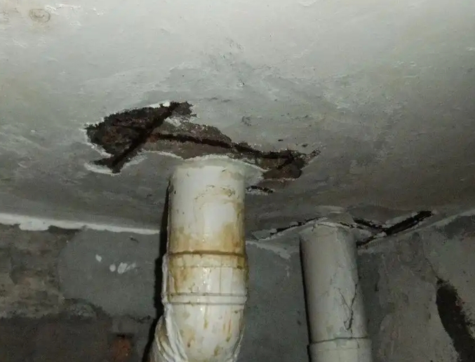 港口卫生间漏水维修公司浅析港口卫生间渗水维修的方法