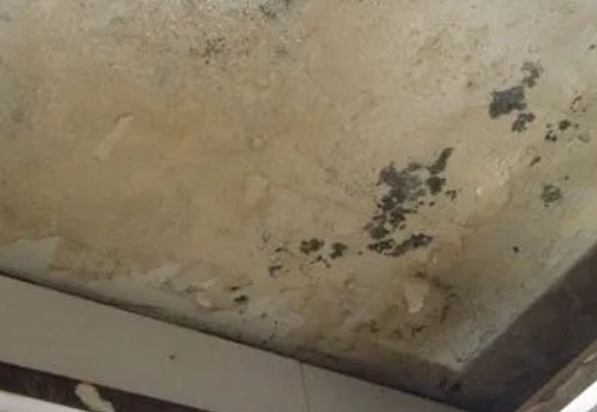 港口阳台漏水维修公司分享下港口卫生间渗水维修需要注意哪些问题。